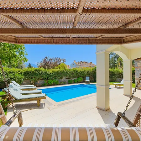 Gul - Private Pool , 10 Min Walk Vila