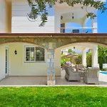 Vila Gul - Private Pool , 10 Min Walk Fethiye